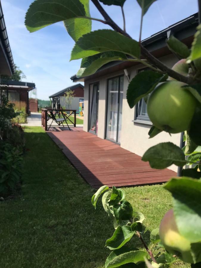 Domki Wśród Jabłoni Gąski Exterior foto